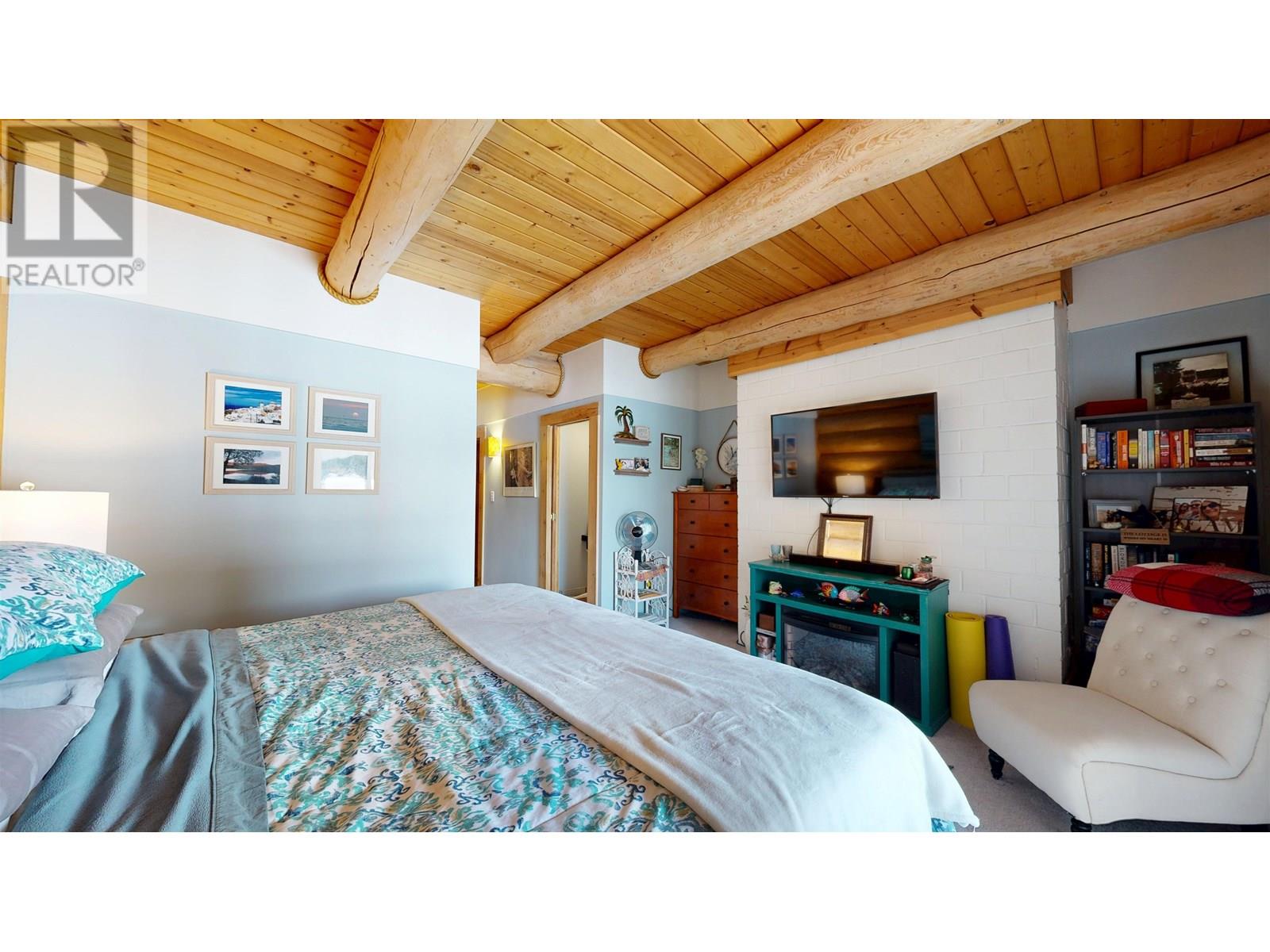 8494 Gerald Crescent, 100 Mile House, British Columbia  V0K 1E0 - Photo 20 - R2978152