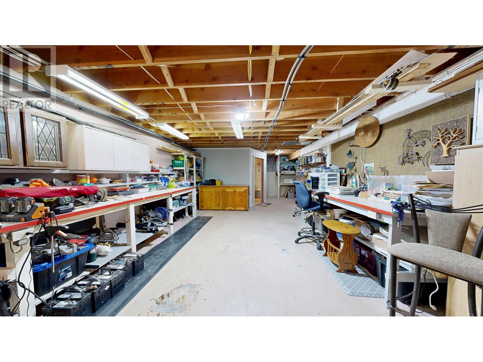 8494 Gerald Crescent, 100 Mile House, British Columbia  V0K 1E0 - Photo 30 - R2978152