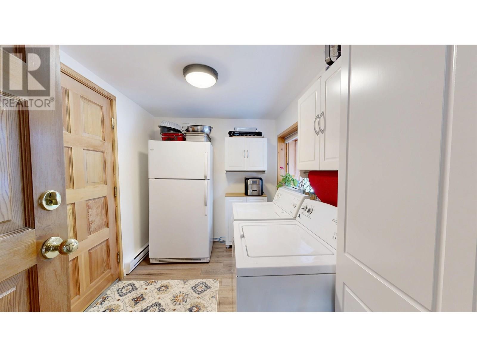 8494 Gerald Crescent, 100 Mile House, British Columbia  V0K 1E0 - Photo 13 - R2978152