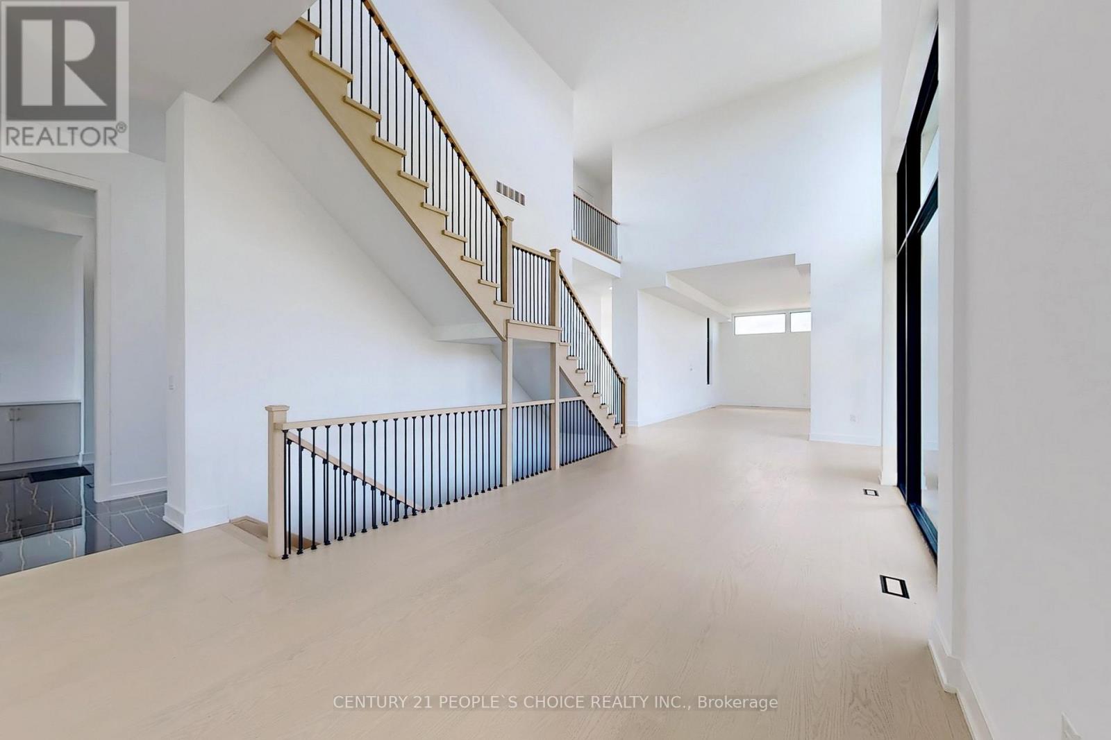 14 Sugarbush Court, Halton Hills, Ontario  L7G 4S7 - Photo 15 - W12308048
