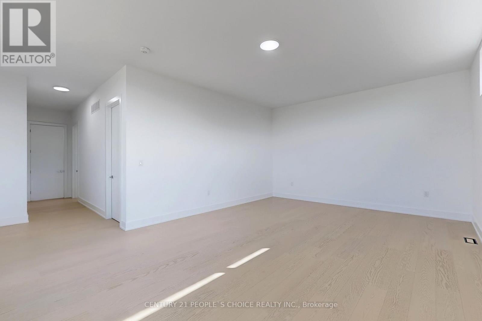 14 Sugarbush Court, Halton Hills, Ontario  L7G 4S7 - Photo 25 - W12308048