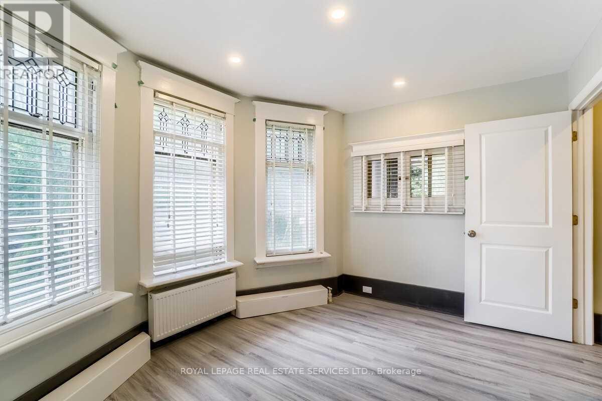 301 - 31 Tyndall Avenue, Toronto, Ontario  M6K 2E9 - Photo 11 - W12308102