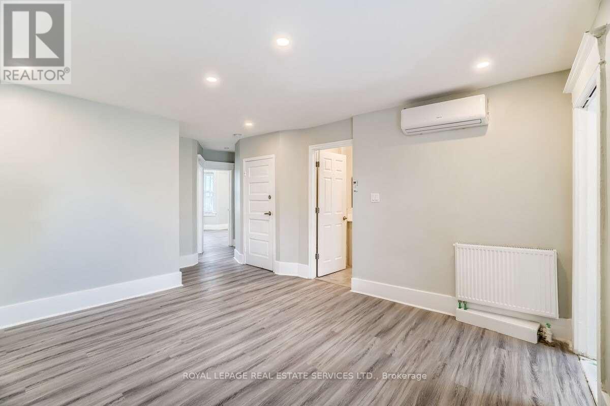 301 - 31 Tyndall Avenue, Toronto, Ontario  M6K 2E9 - Photo 15 - W12308102