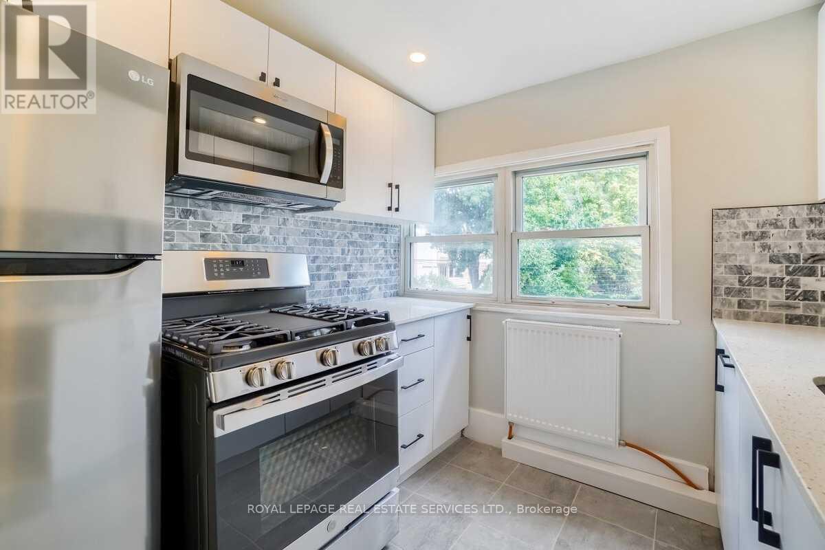 301 - 31 Tyndall Avenue, Toronto, Ontario  M6K 2E9 - Photo 17 - W12308102