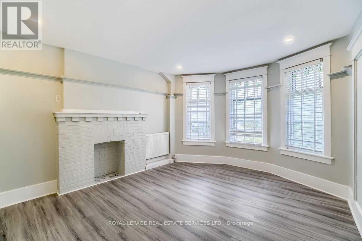 301 - 31 Tyndall Avenue, Toronto, Ontario  M6K 2E9 - Photo 19 - W12308102
