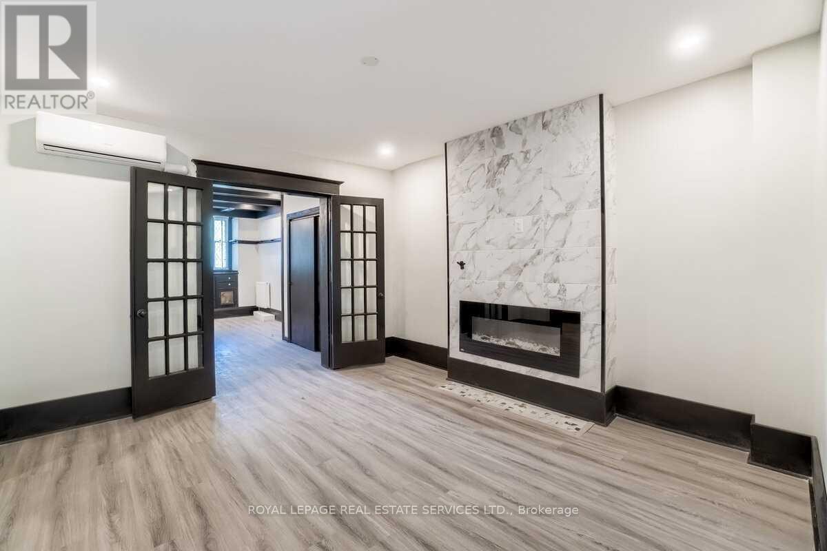 301 - 31 Tyndall Avenue, Toronto, Ontario  M6K 2E9 - Photo 4 - W12308102