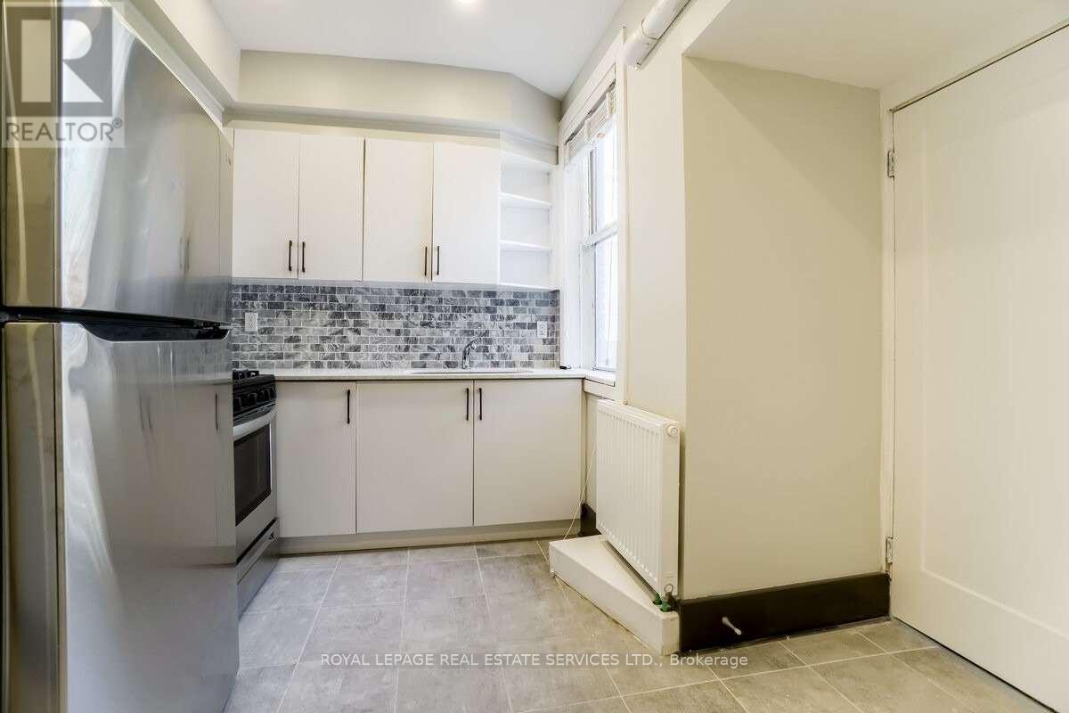 301 - 31 Tyndall Avenue, Toronto, Ontario  M6K 2E9 - Photo 8 - W12308102