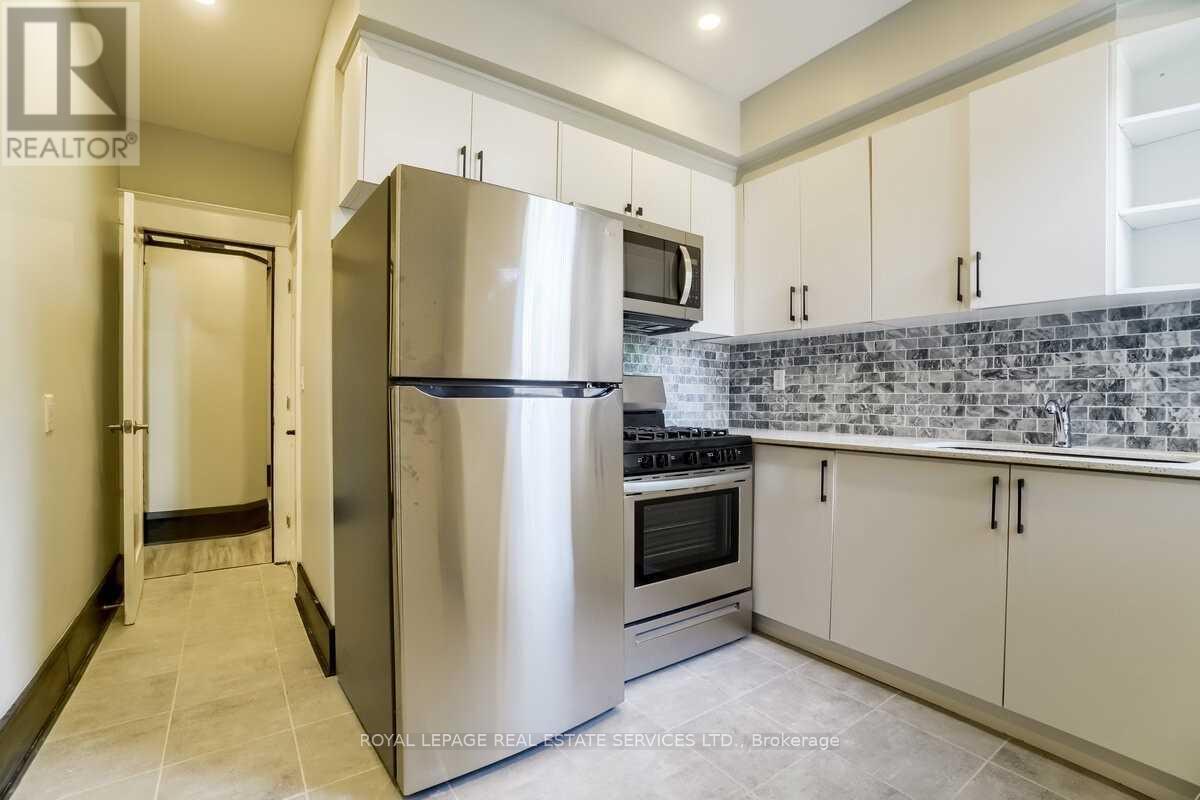 301 - 31 Tyndall Avenue, Toronto, Ontario  M6K 2E9 - Photo 9 - W12308102