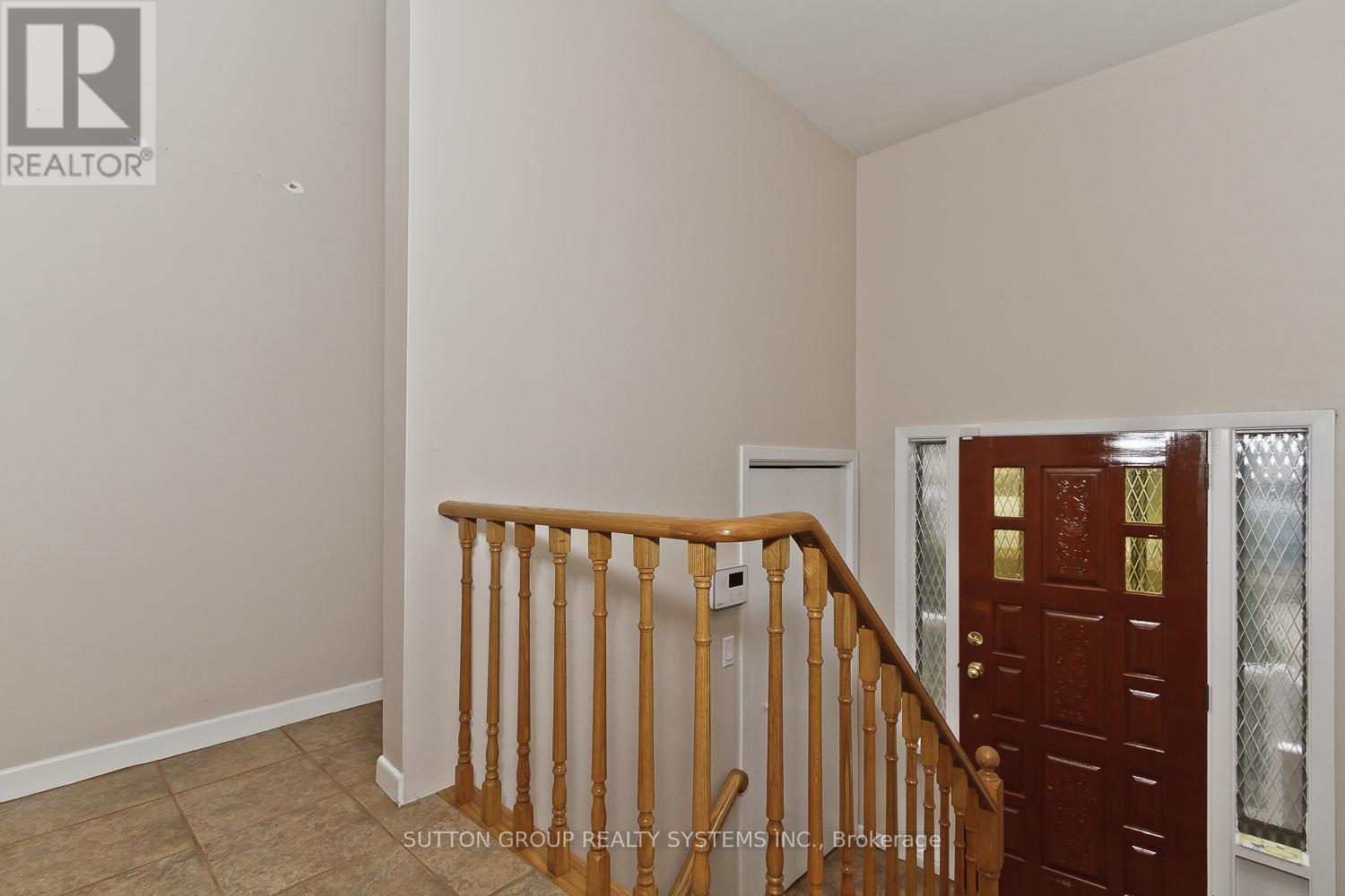 Upper - 233 Hullmar Drive, Toronto, Ontario  M3N 2G2 - Photo 20 - W12308122