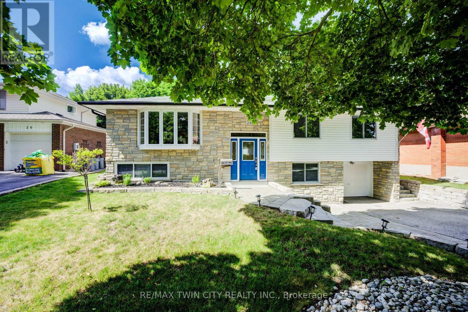 Property at 28 ELMHURST CRESCENT image 1