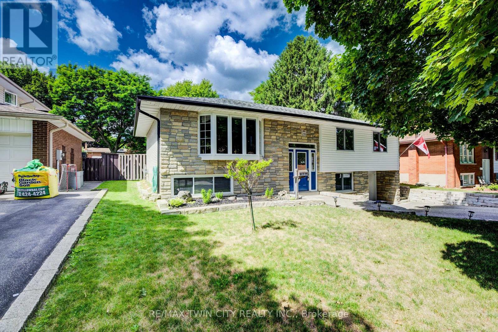 Property at 28 ELMHURST CRESCENT image 2