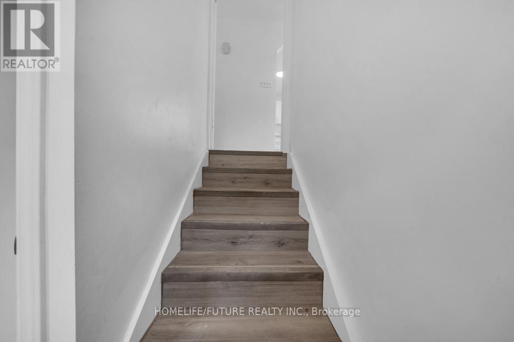 453 Crystal Drive, Peterborough South, Ontario  K9J 8L3 - Photo 4 - X12308027