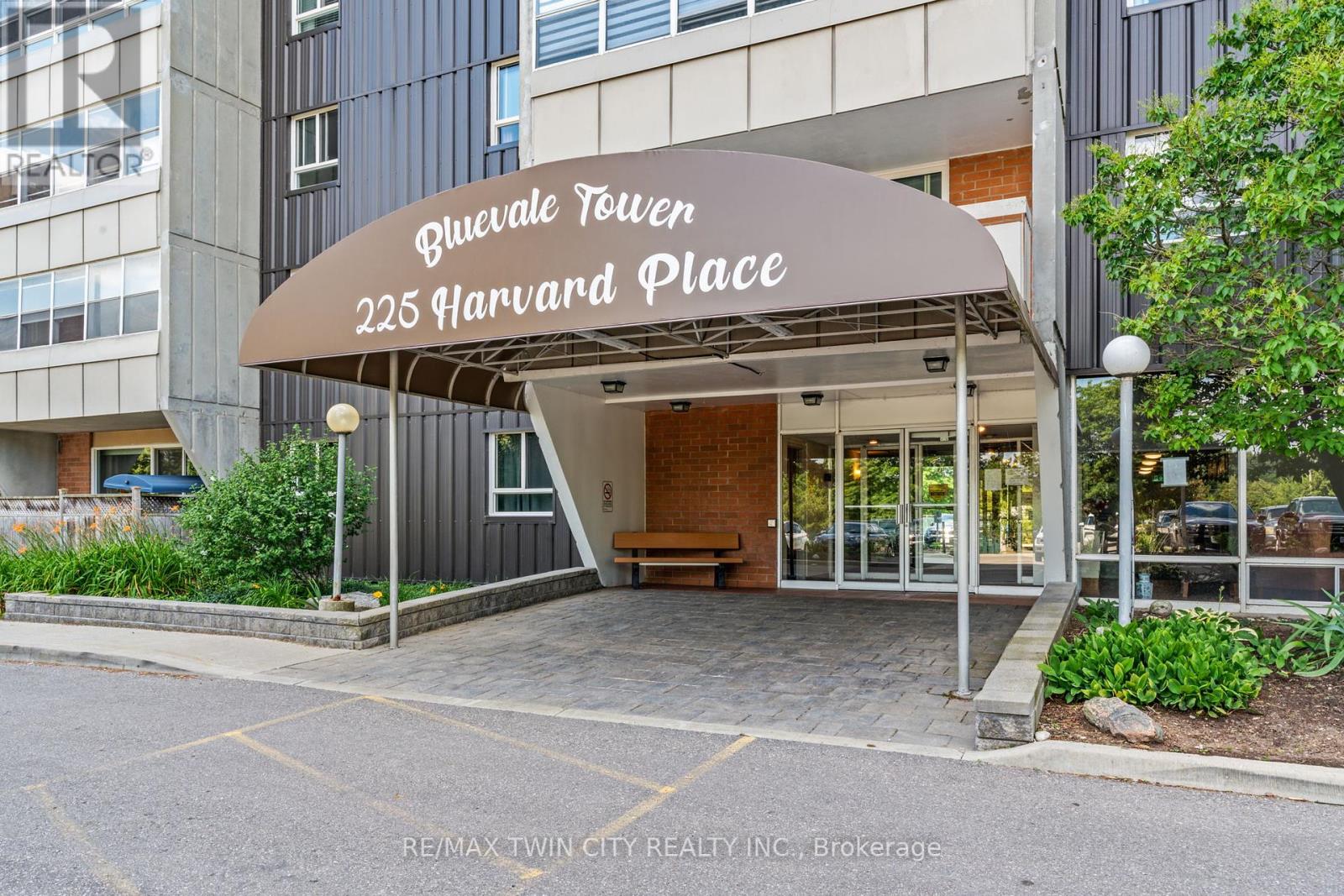 611 - 225 Harvard Place Avenue E, Waterloo, Ontario  N2J 4H4 - Photo 3 - X12308088