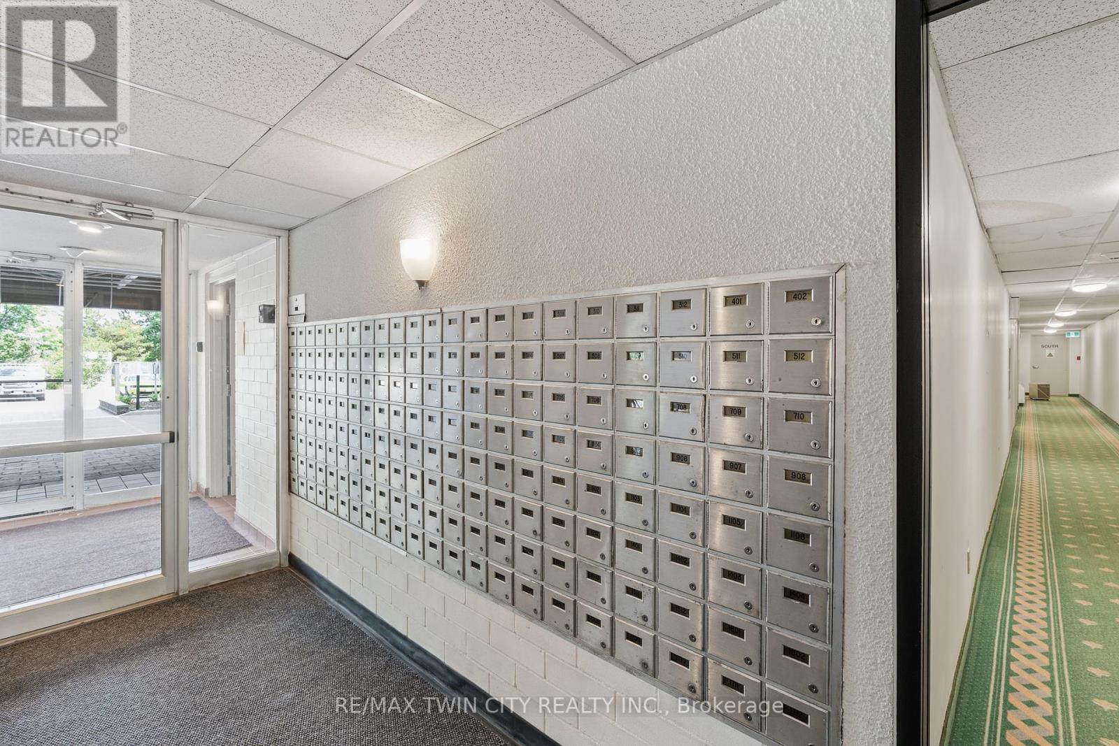 611 - 225 Harvard Place Avenue E, Waterloo, Ontario  N2J 4H4 - Photo 5 - X12308088