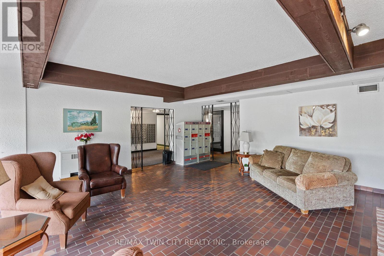 611 - 225 Harvard Place Avenue E, Waterloo, Ontario  N2J 4H4 - Photo 8 - X12308088