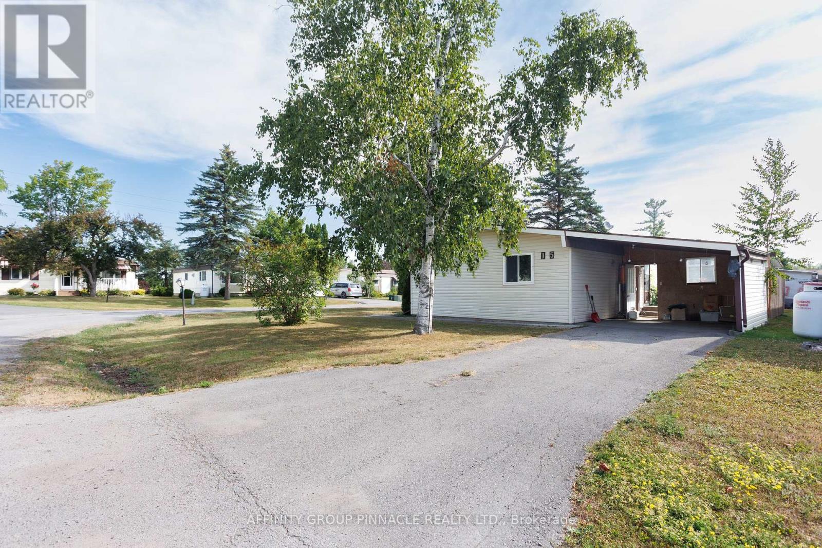 15 Circle Drive, Kawartha Lakes, Ontario  K9V 0H7 - Photo 35 - X12308174