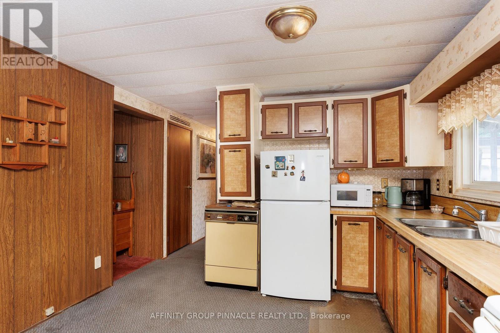 15 Circle Drive, Kawartha Lakes, Ontario  K9V 0H7 - Photo 13 - X12308174