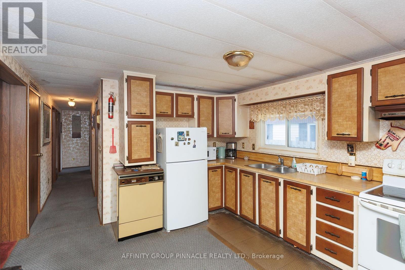 15 Circle Drive, Kawartha Lakes, Ontario  K9V 0H7 - Photo 11 - X12308174
