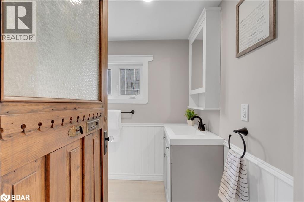 208 Elmer Park, Orillia, Ontario  L3V 2T1 - Photo 10 - 40739045