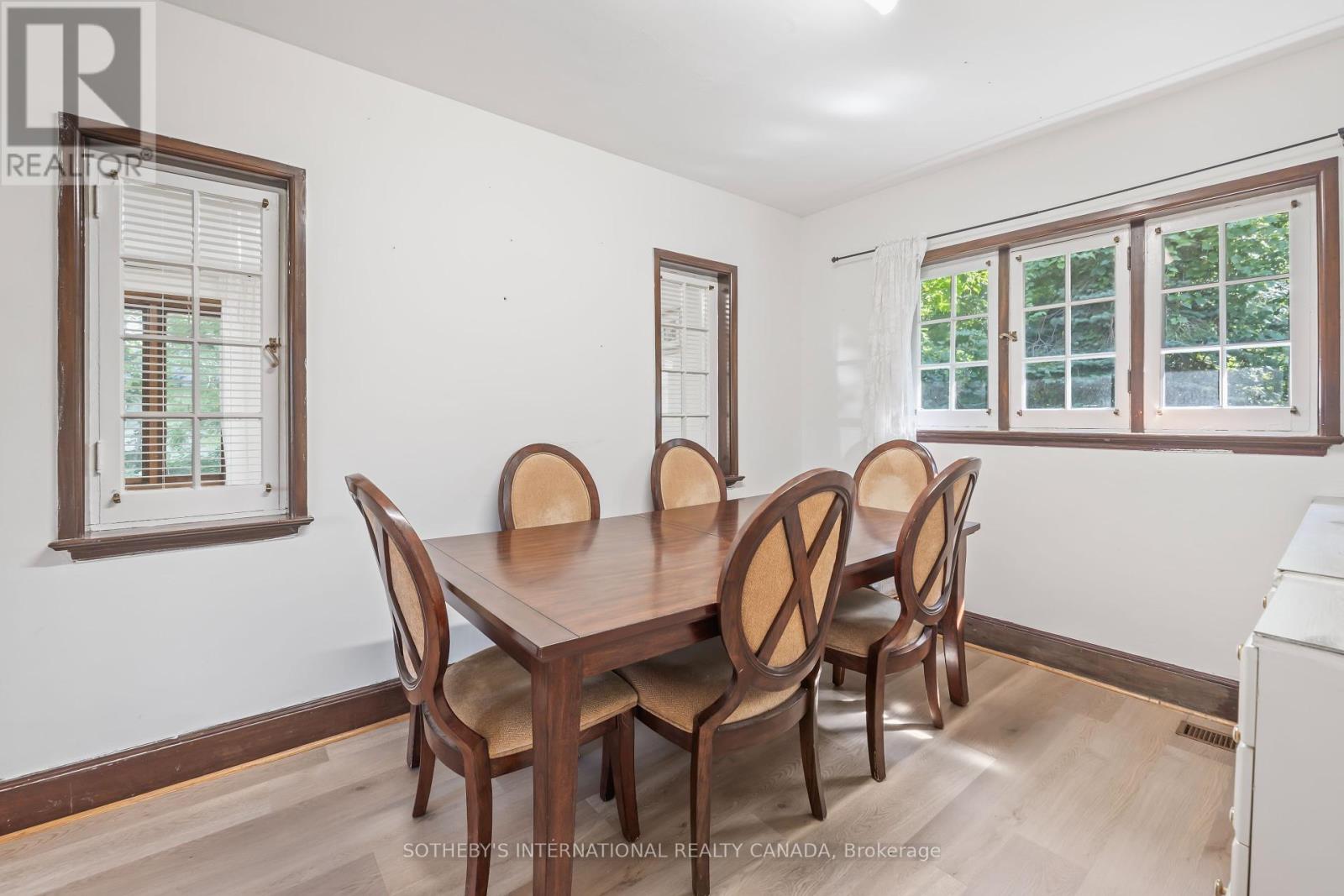 1462 Hurontario Street, Mississauga, Ontario  L5G 3H4 - Photo 11 - W12302955