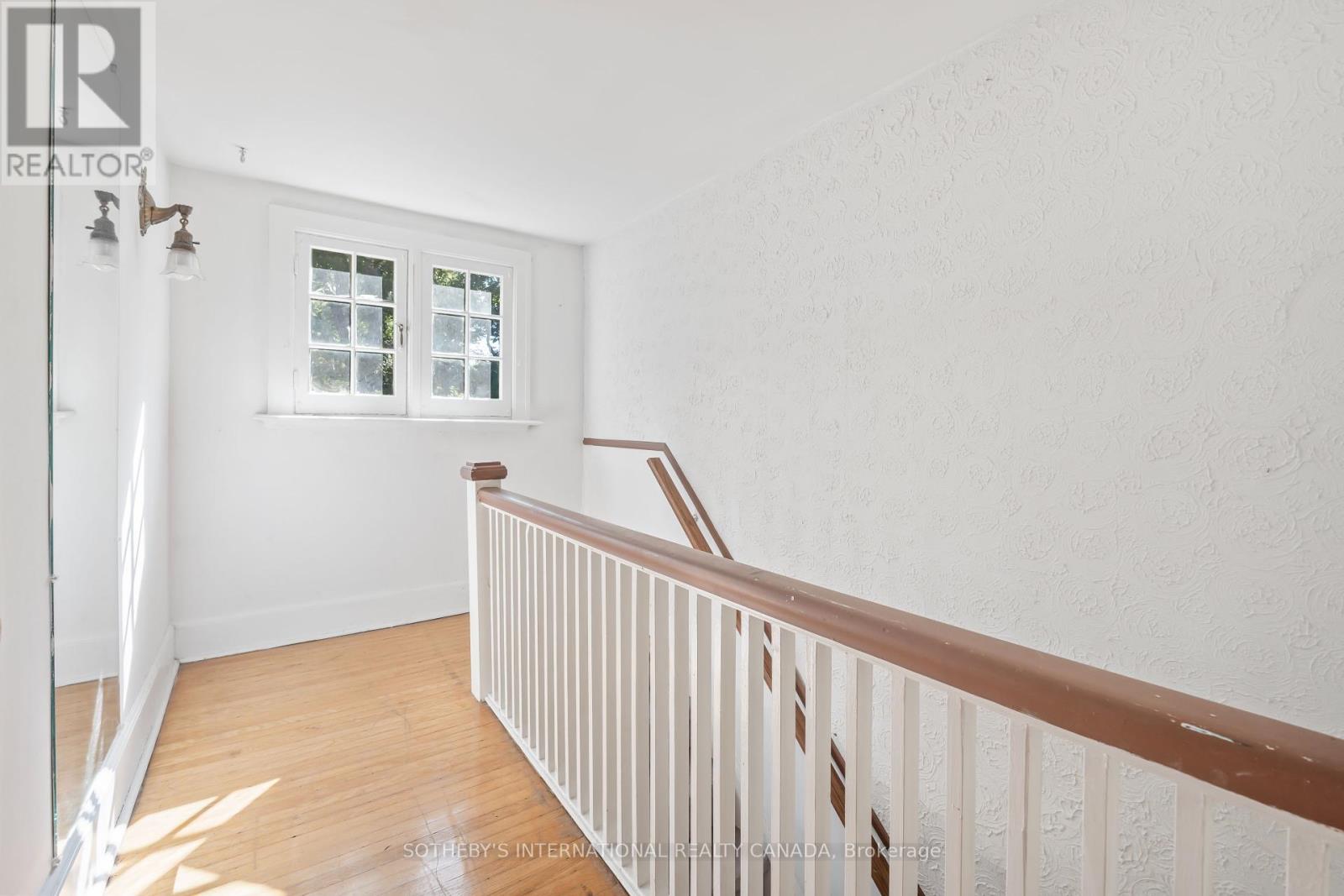 1462 Hurontario Street, Mississauga, Ontario  L5G 3H4 - Photo 19 - W12302955