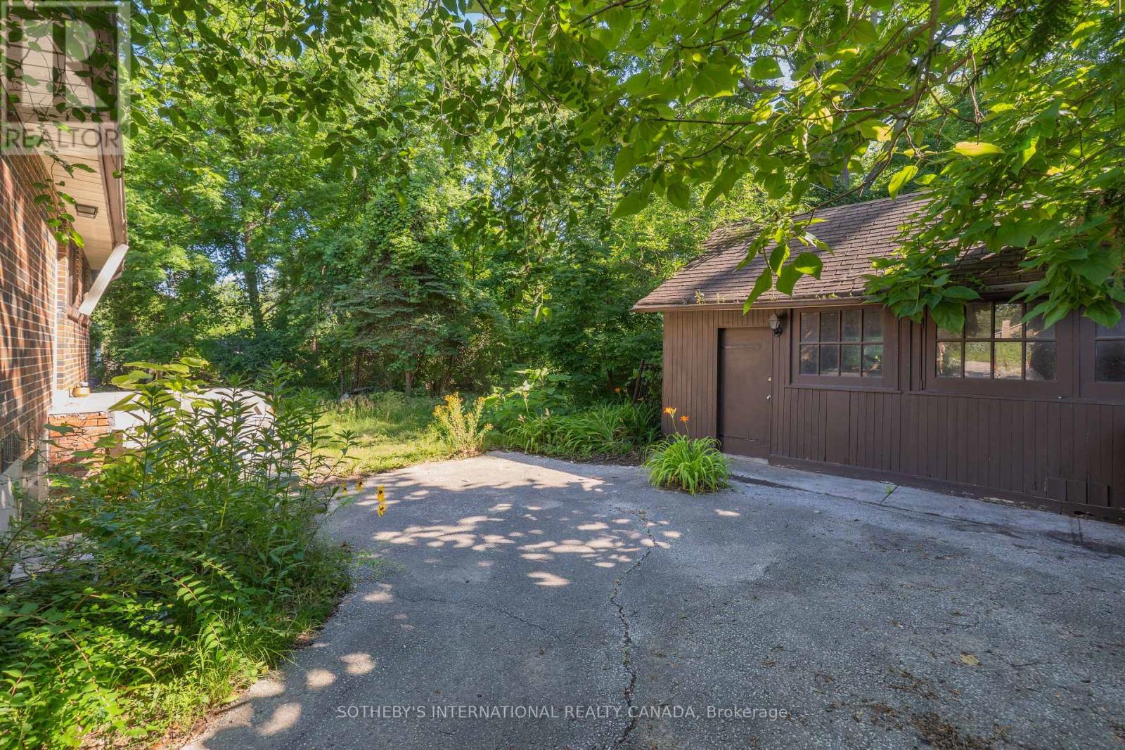 1462 Hurontario Street, Mississauga, Ontario  L5G 3H4 - Photo 26 - W12302955