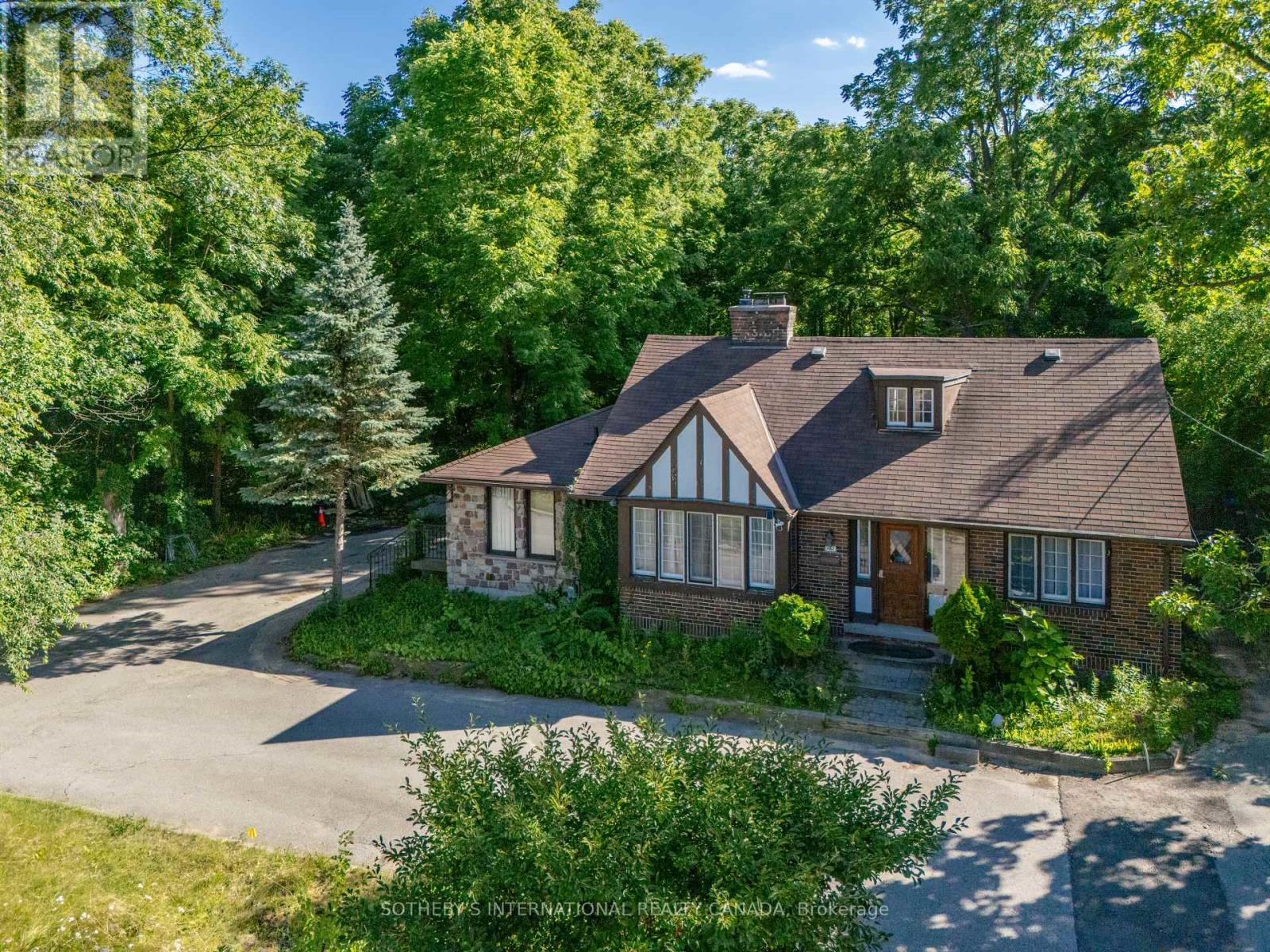 1462 Hurontario Street, Mississauga, Ontario  L5G 3H4 - Photo 2 - W12302955