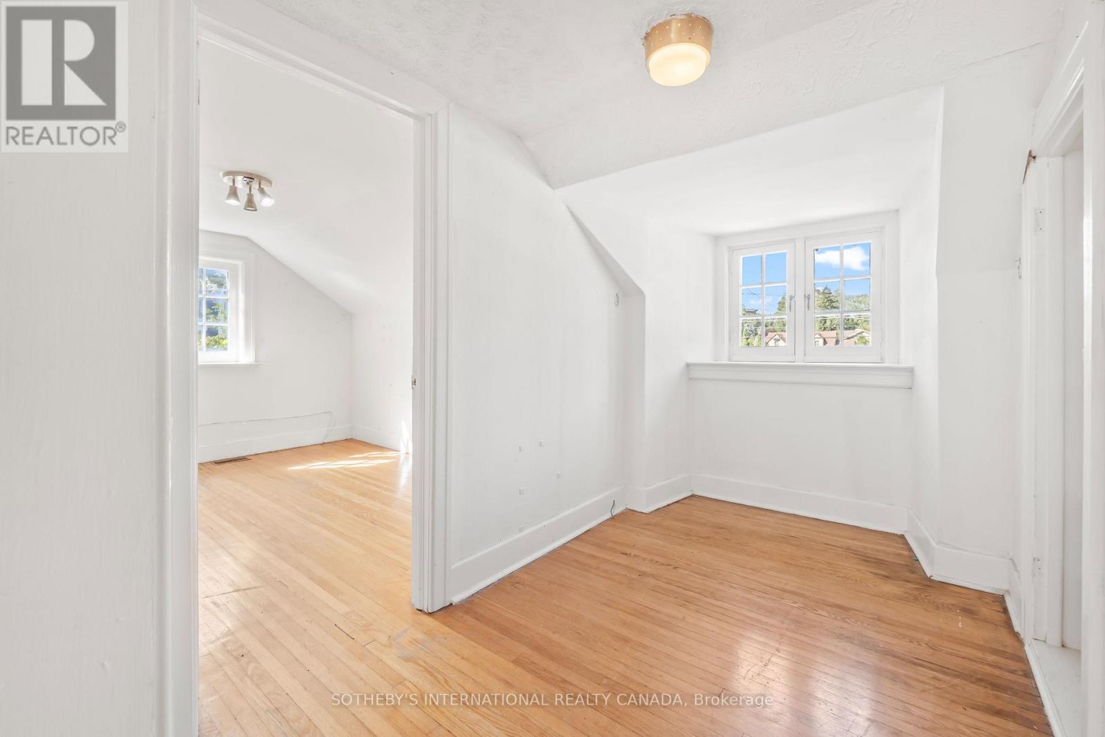 1462 Hurontario Street, Mississauga, Ontario  L5G 3H4 - Photo 20 - W12302955
