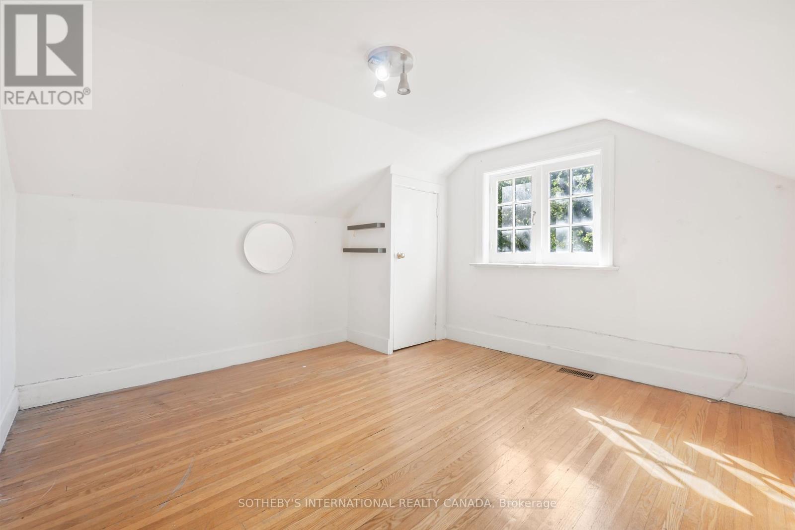 1462 Hurontario Street, Mississauga, Ontario  L5G 3H4 - Photo 21 - W12302955