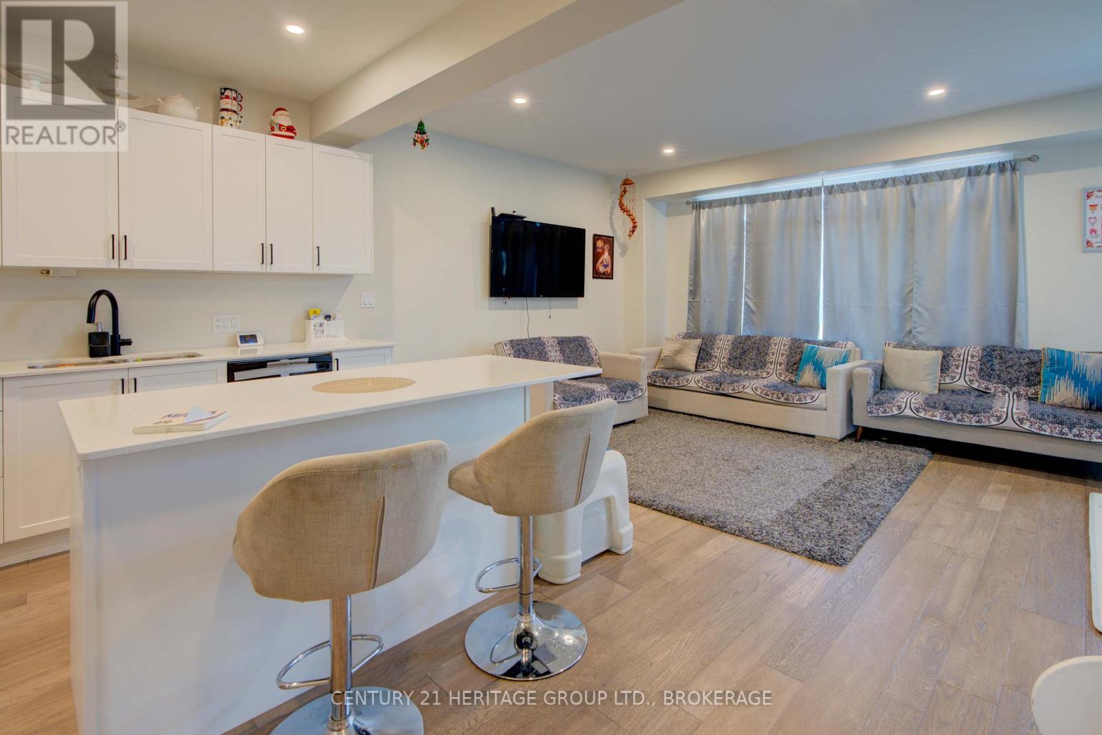 28 Dusenbury Drive, Loyalist, Ontario  K0H 2H0 - Photo 20 - X12308183