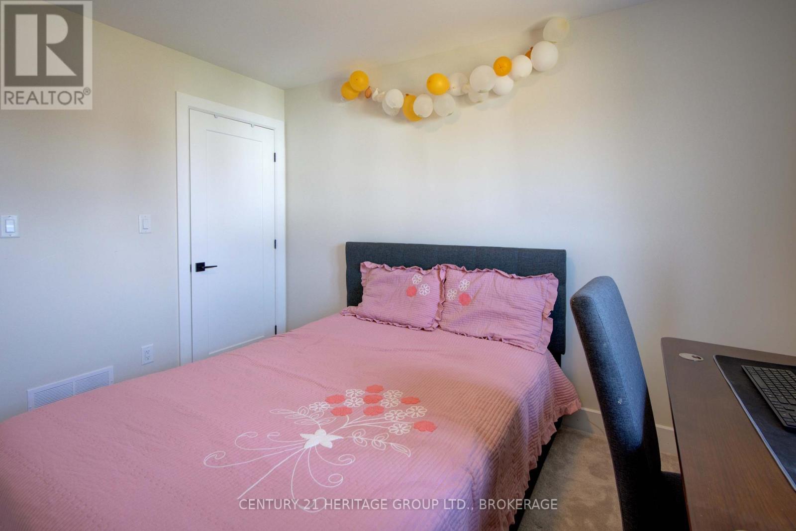 28 Dusenbury Drive, Loyalist, Ontario  K0H 2H0 - Photo 37 - X12308183
