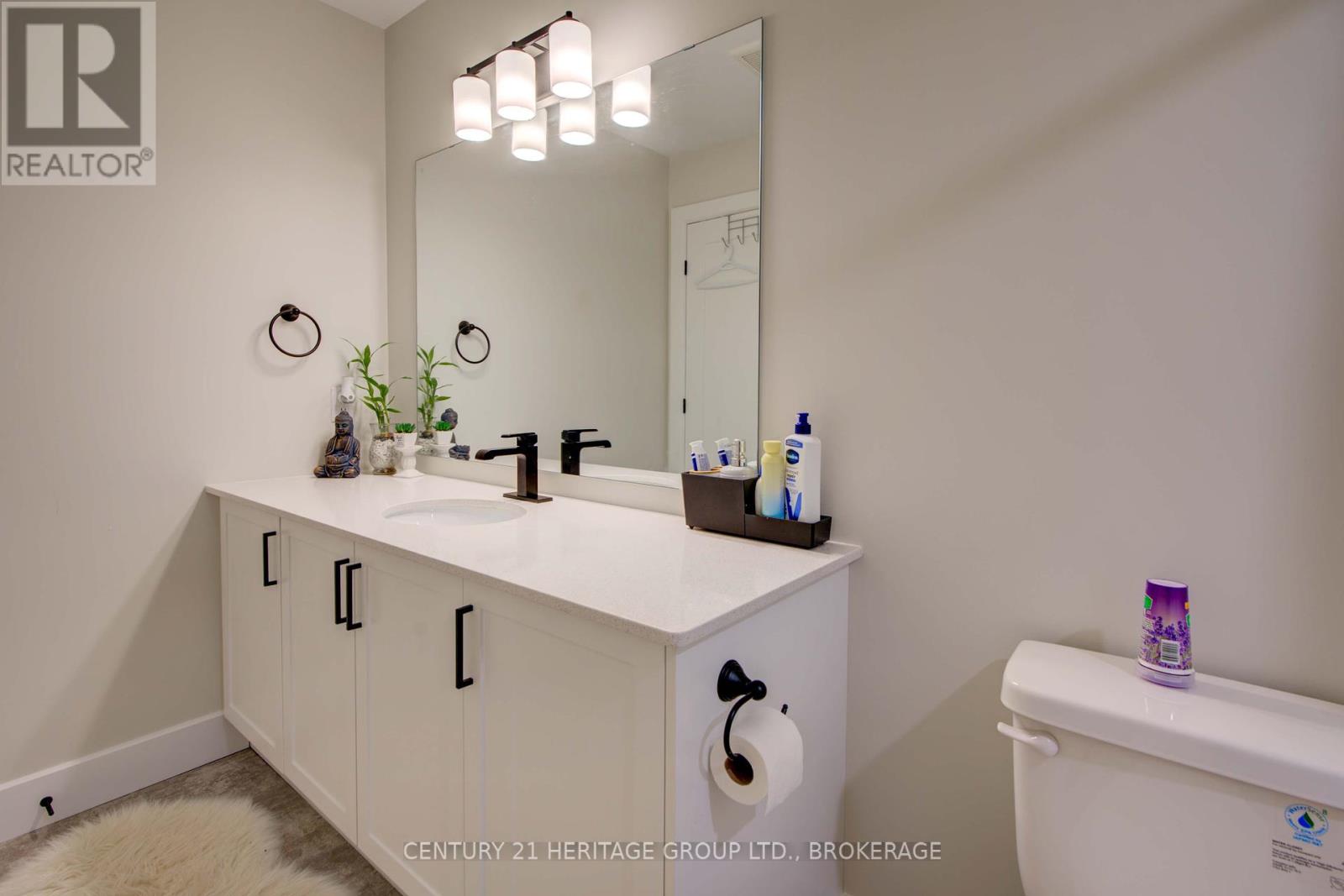 28 Dusenbury Drive, Loyalist, Ontario  K0H 2H0 - Photo 41 - X12308183