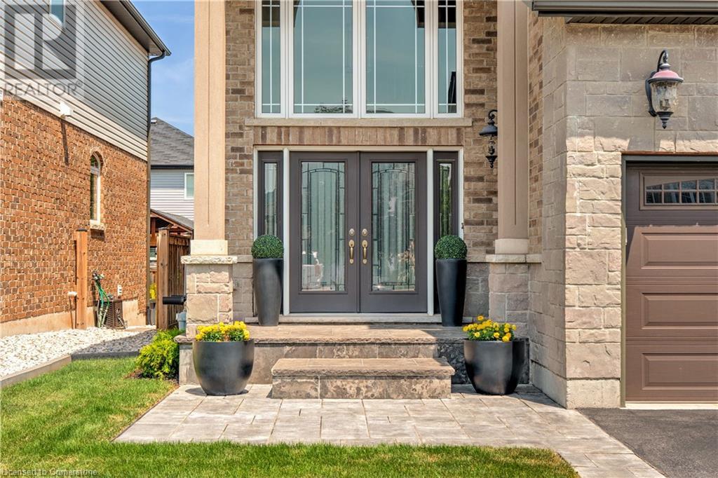 Property at 13 BIGGAR Crescent image 2