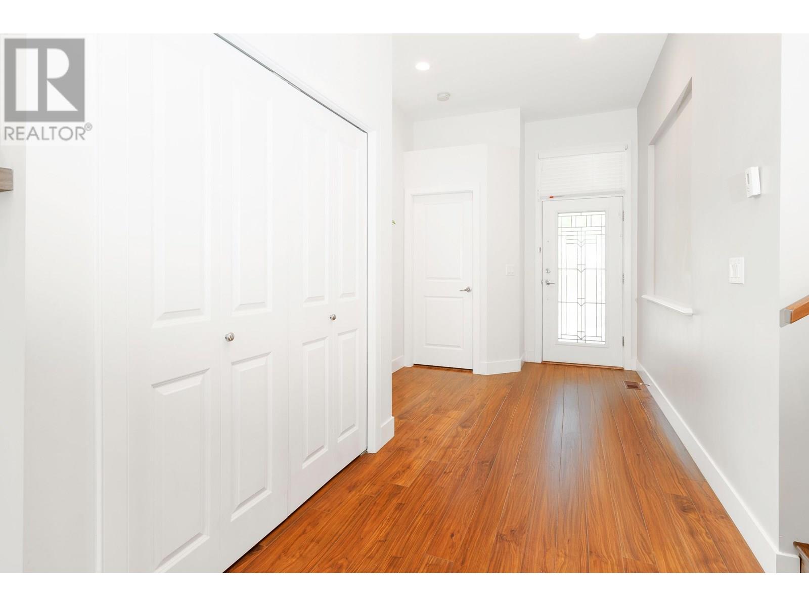 Property at 10480 ROBERTSON STREET image 4