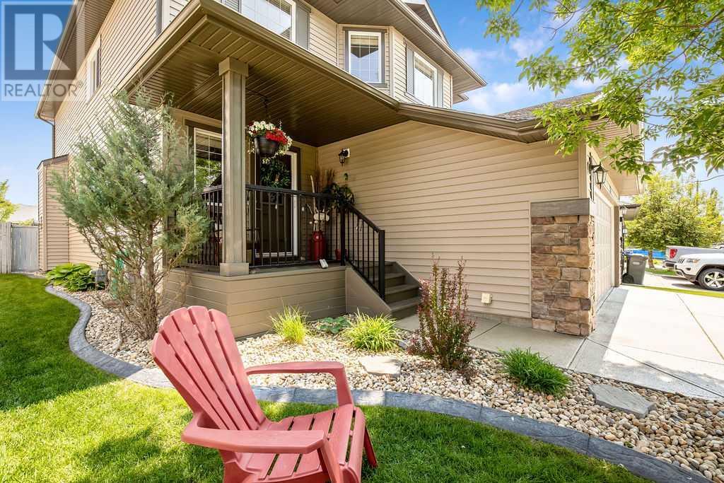 Property at 97 Drake Landing Crescent image 3