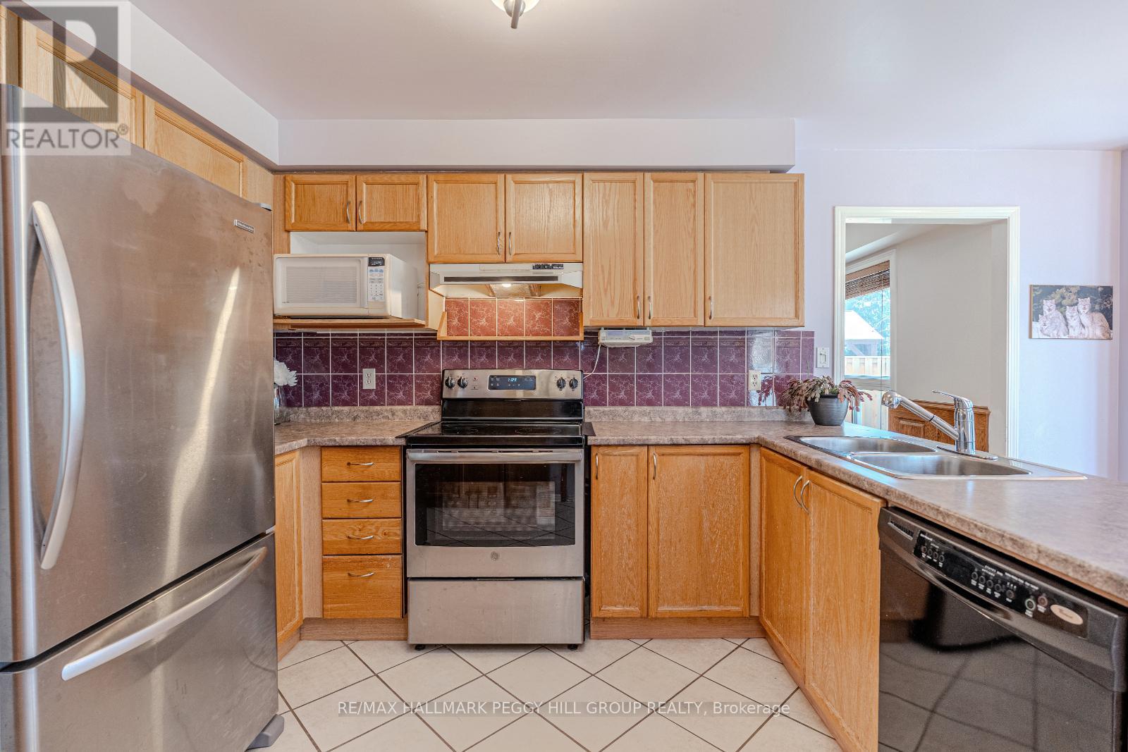 36 Ford Street, Barrie, Ontario L4N 7J4 - Photo 6 - S12308179