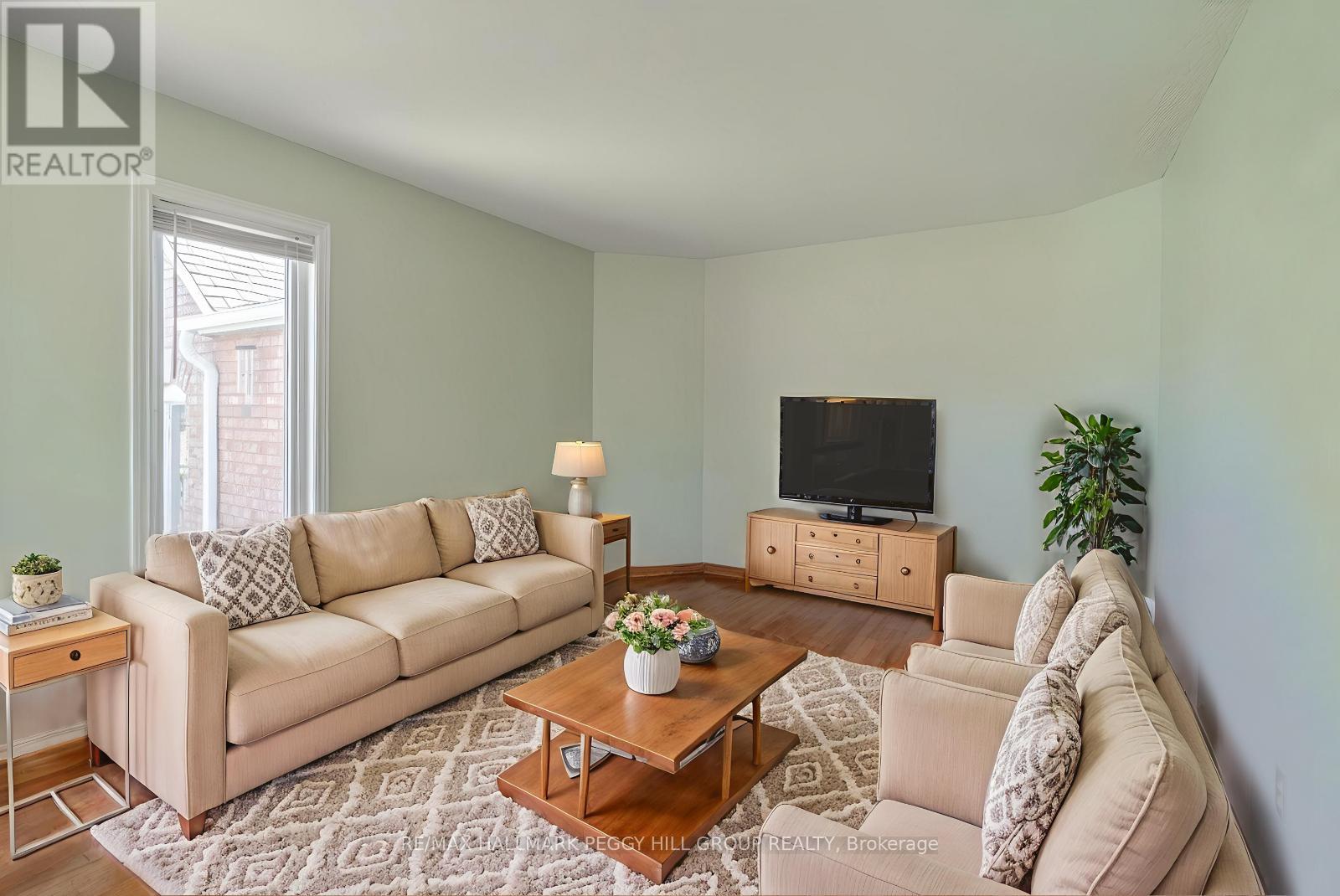 36 Ford Street, Barrie, Ontario L4N 7J4 - Photo 9 - S12308179