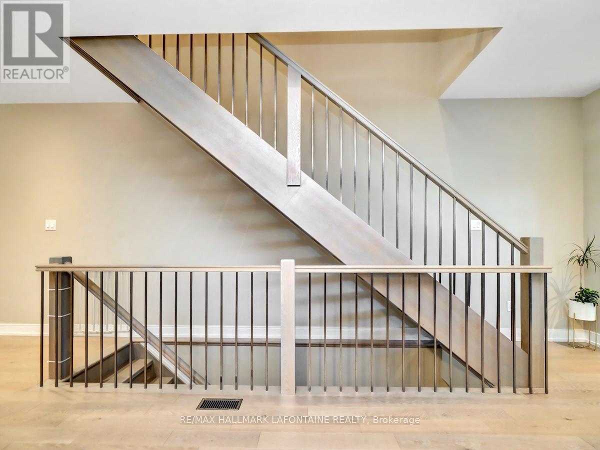 233 Carleton Avenue N, Ottawa, Ontario  K1Y 0J5 - Photo 4 - X12307686