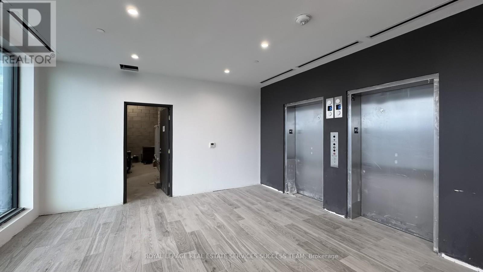301 - 600 Dixon Road, Toronto, Ontario  M9W 1J1 - Photo 8 - W12308150
