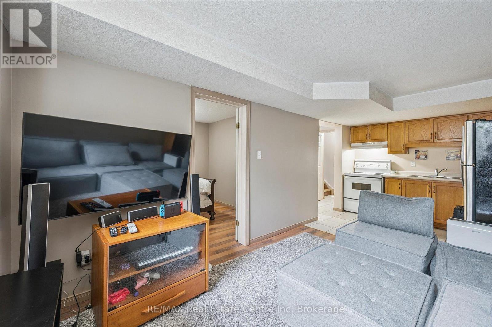 161 Stephanie Drive, Guelph, Ontario  N1K 1X7 - Photo 14 - X12308235
