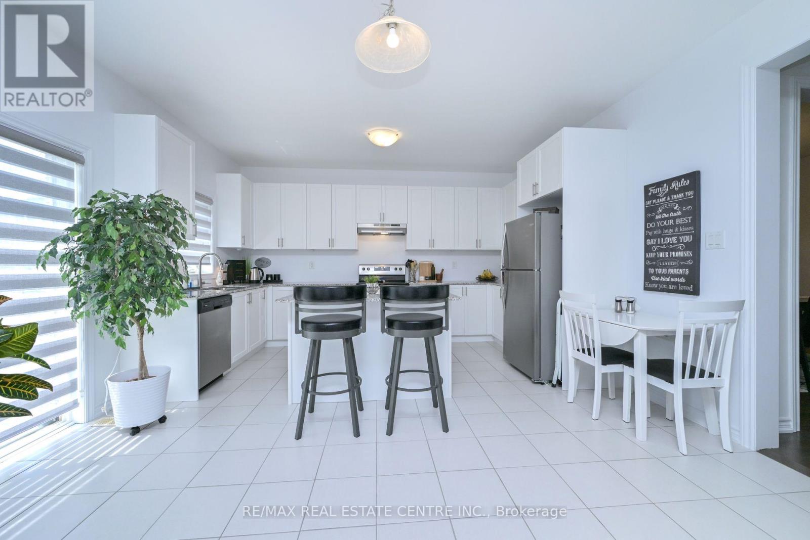 166 Seeley Avenue, Southgate, Ontario  N0C 1B0 - Photo 11 - X12308196