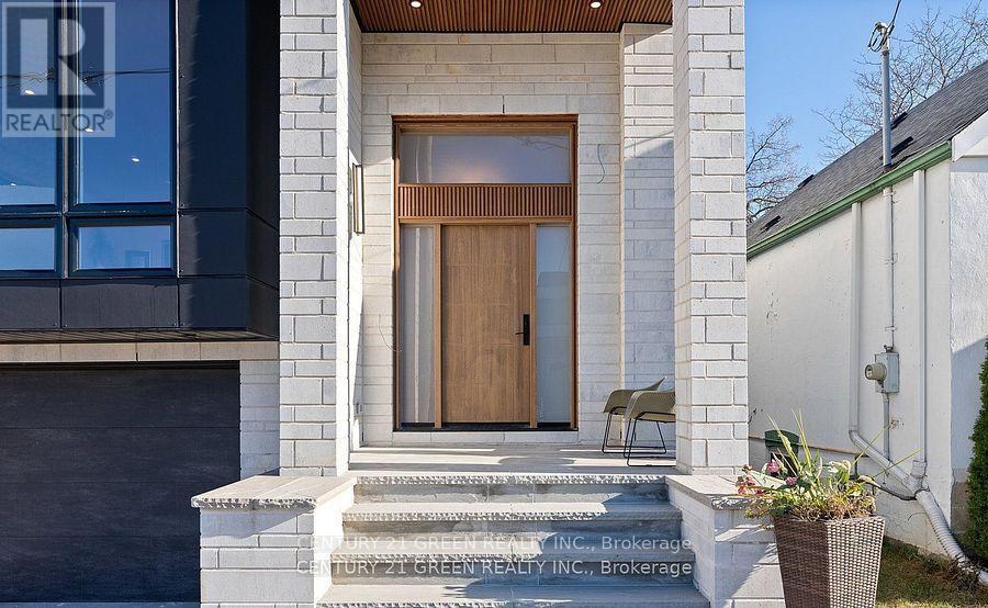 Main & 2nd Floor - 67 Bexhill Avenue, Toronto, Ontario  M1L 3B7 - Photo 2 - E12303666