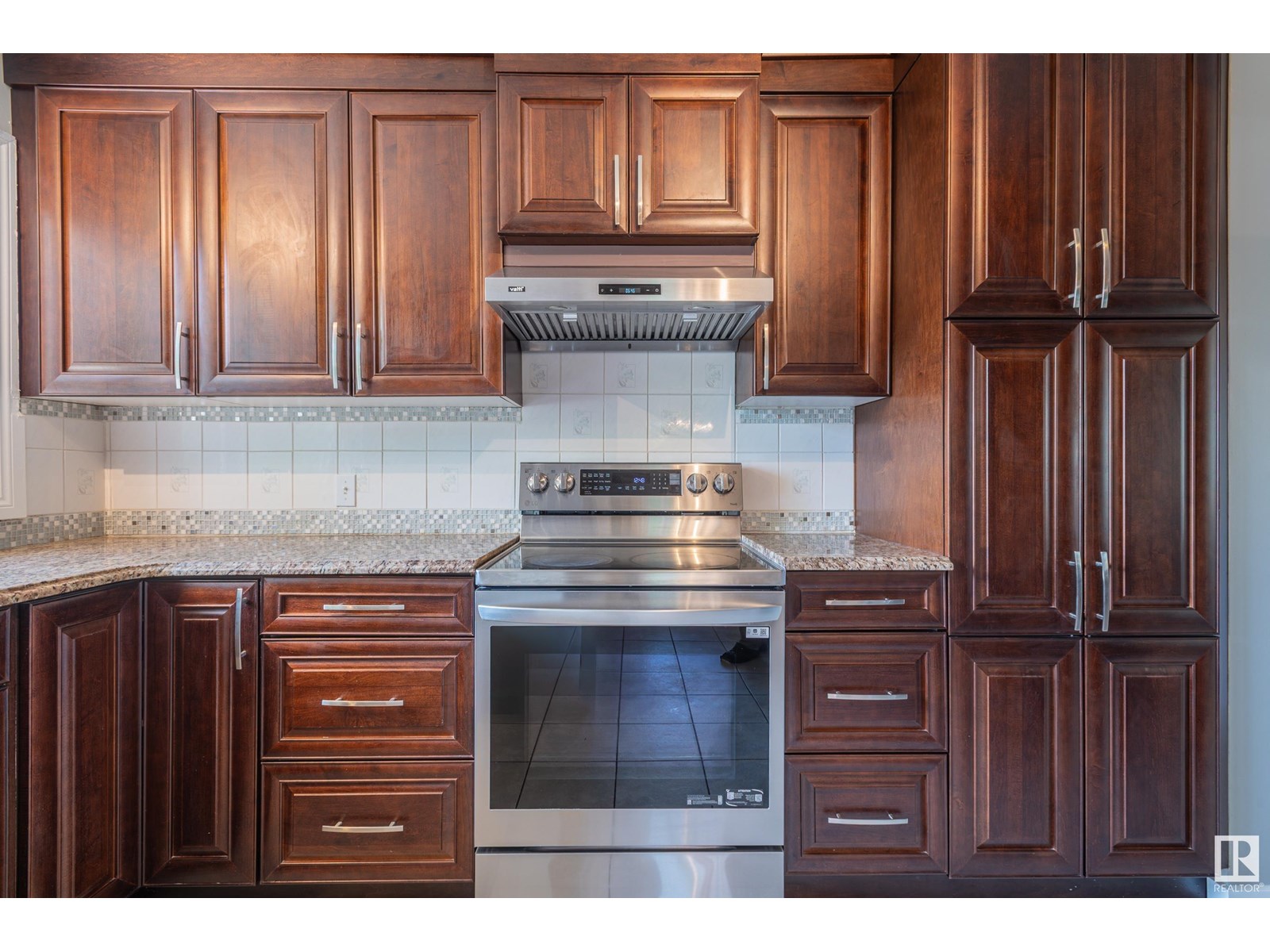 8803 160 St Nw, Edmonton, Alberta  T5R 2H6 - Photo 17 - E4449764