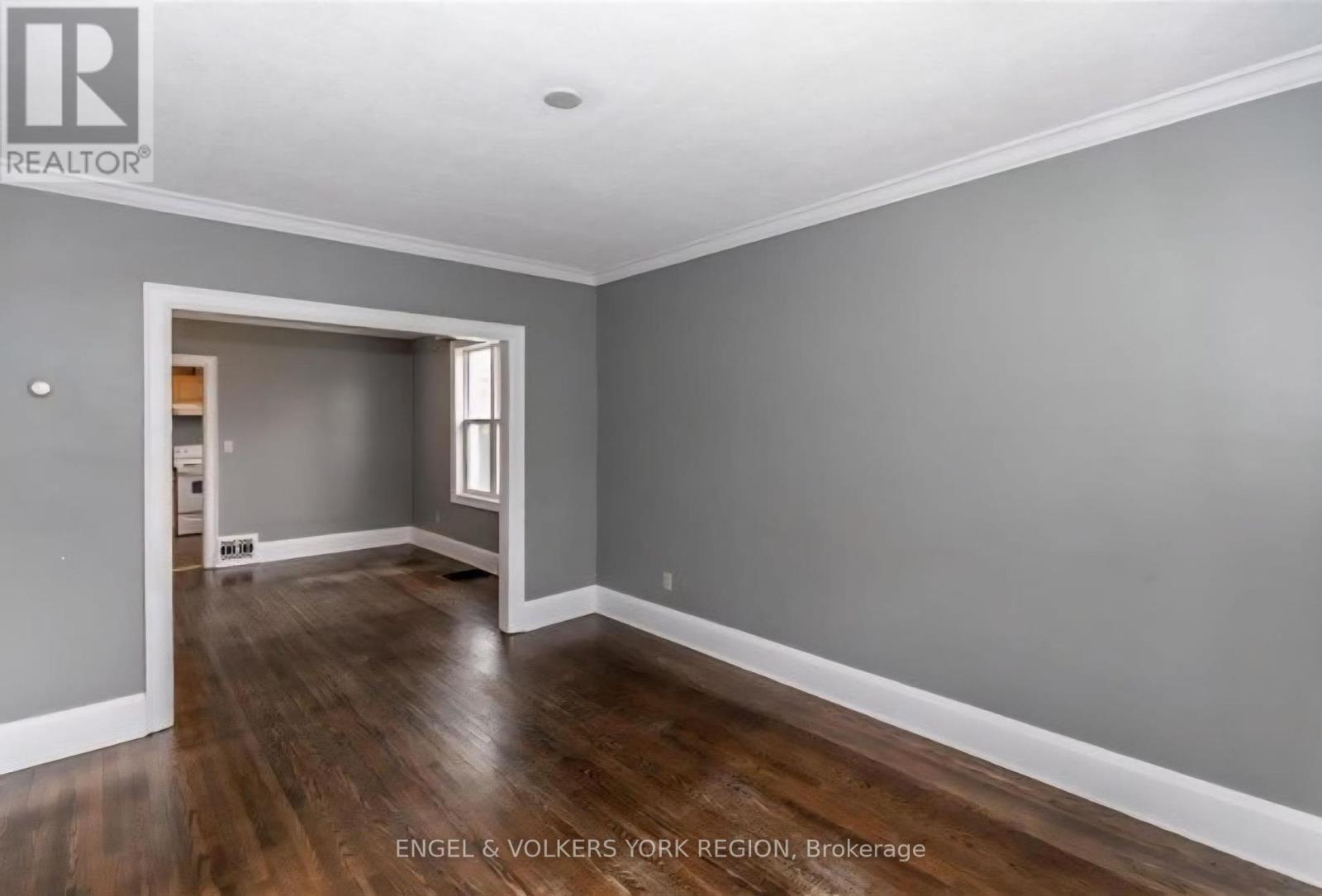 23 Lount Street, Barrie, Ontario  L4M 3E3 - Photo 2 - S12267183