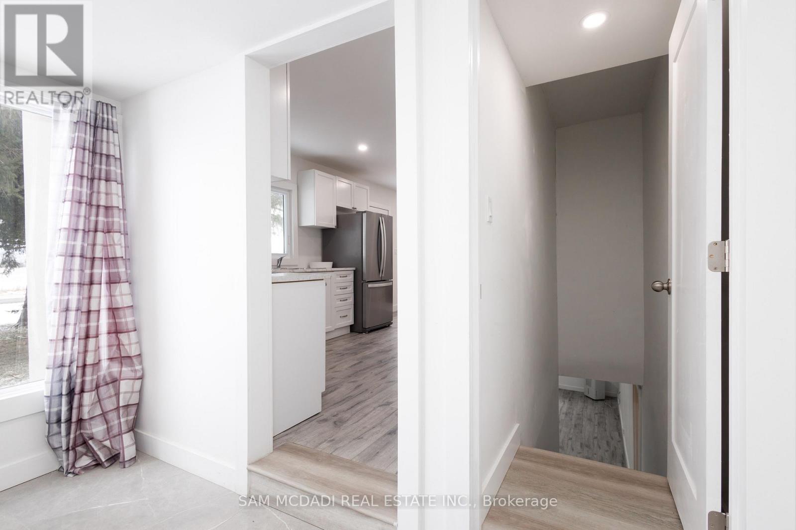 100 Green Mountain Road E, Hamilton, Ontario  L8J 2W4 - Photo 16 - X12302777