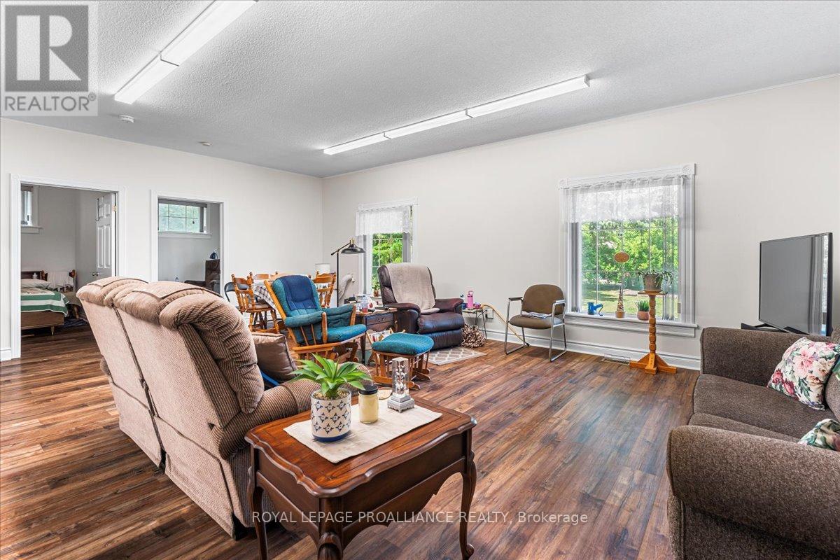 320 Colborne Street, Tweed, Ontario K0K 3J0 - Photo 18 - X12308316