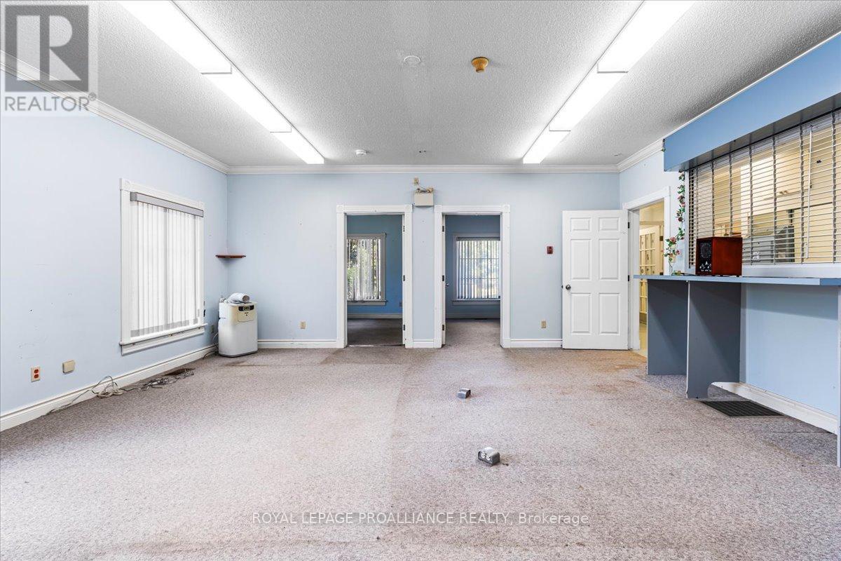 320 Colborne Street, Tweed, Ontario K0K 3J0 - Photo 36 - X12308316