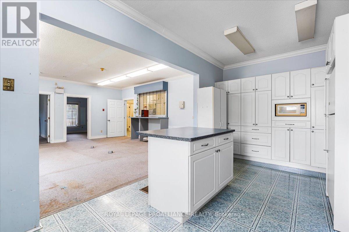 320 Colborne Street, Tweed, Ontario K0K 3J0 - Photo 35 - X12308316