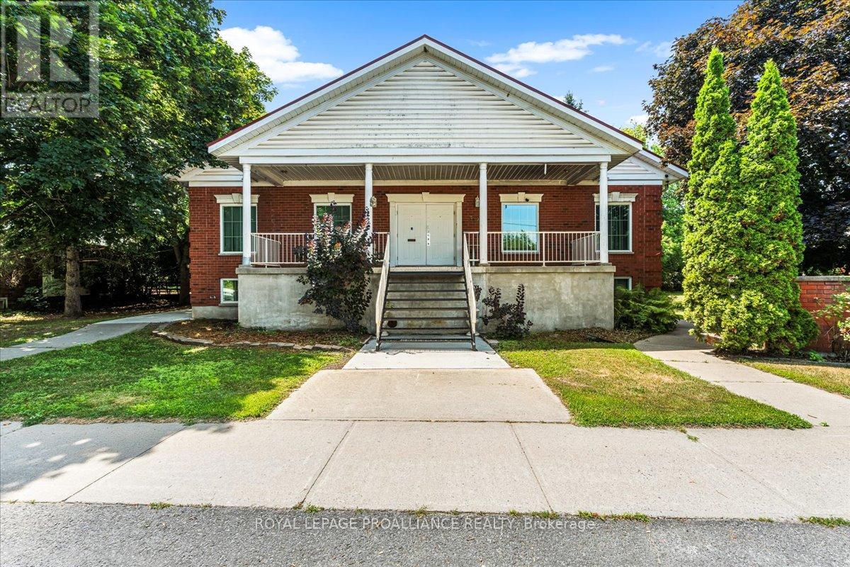 320 Colborne Street, Tweed, Ontario K0K 3J0 - Photo 4 - X12308316