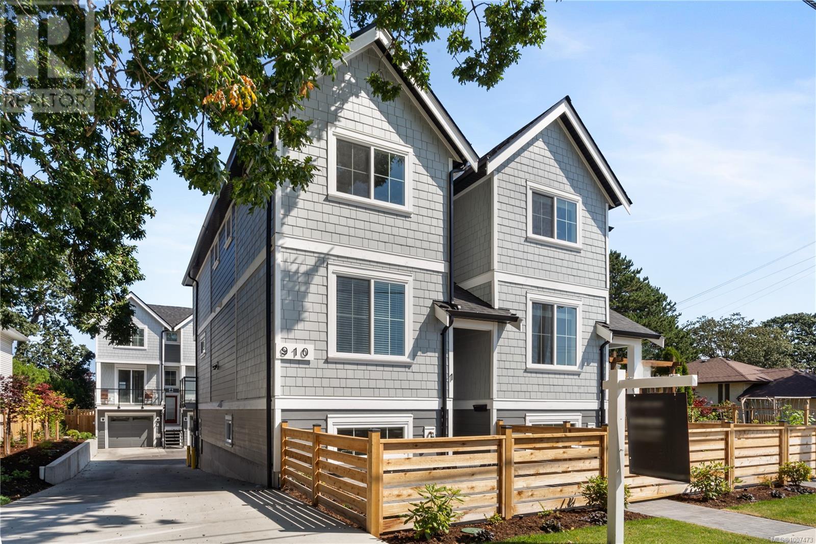 Property at 1 910 Old Esquimalt Rd image 1